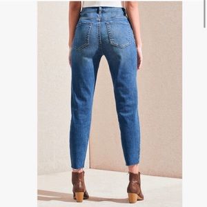 PacSun Girlfriend Vintage Wash Hi-Rise Mom Jean-25